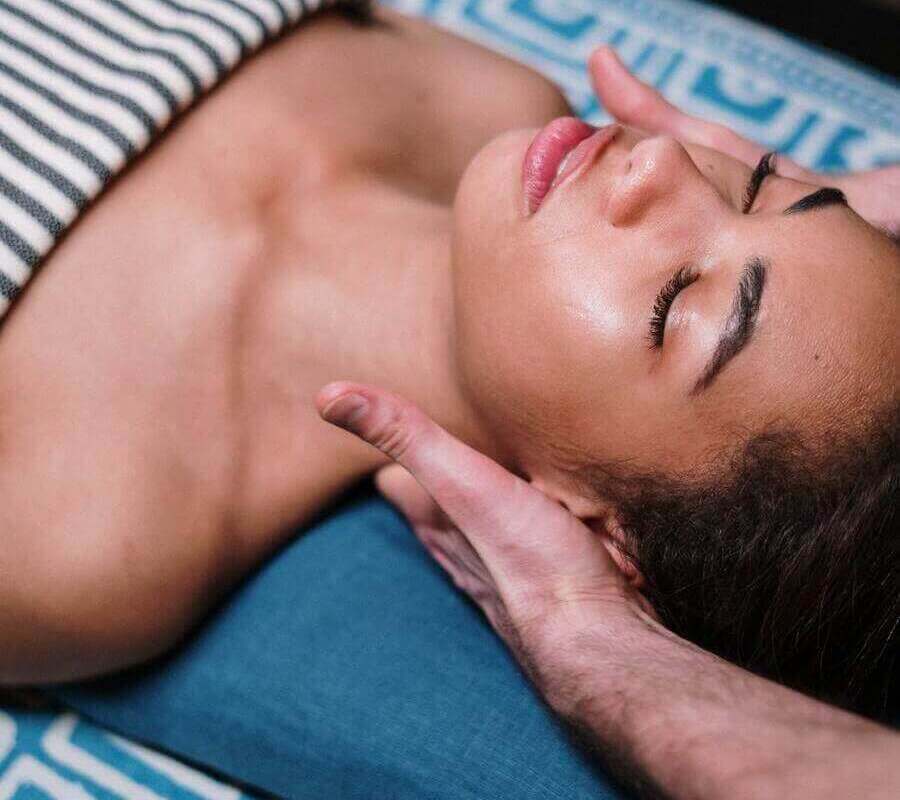https://www.yen-medical.com/wp-content/uploads/2022/04/shiatsu-massage-therapy-service.jpg